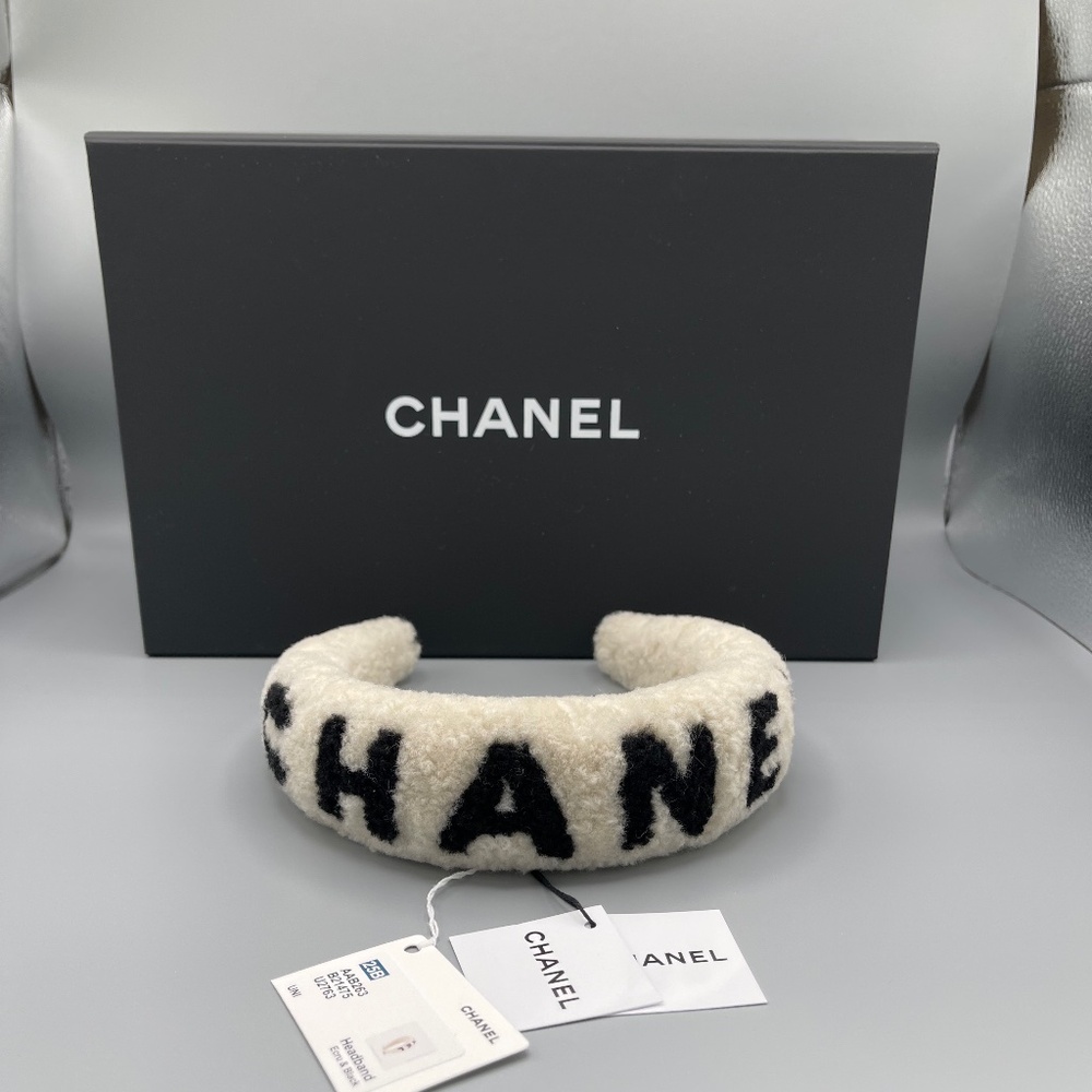CHANEL HEADBAND